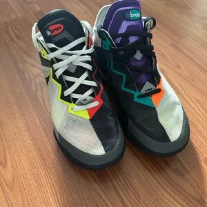 LeBron 18 low Multicolor basketball Sneakers